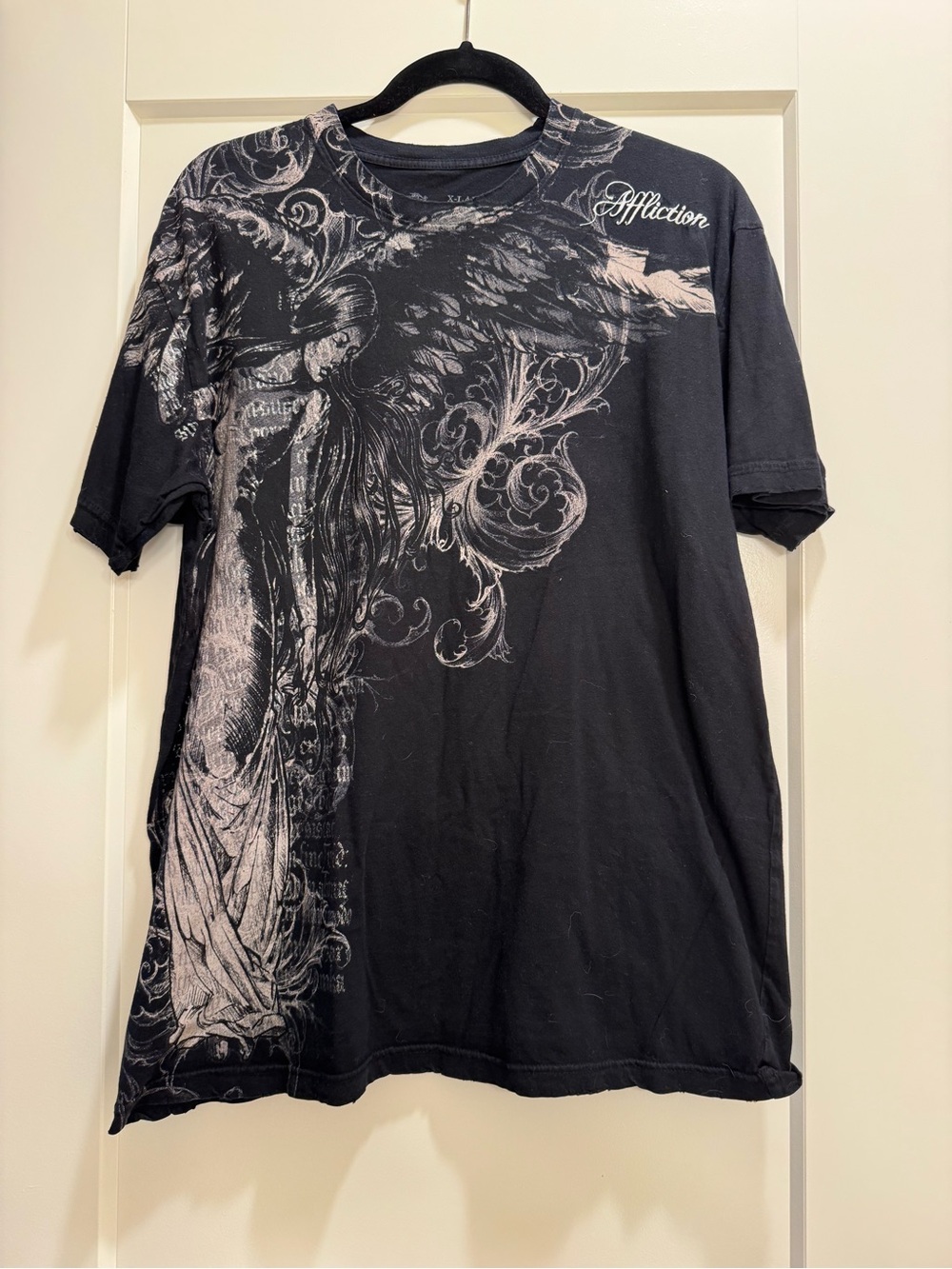 Vintage Affliction Men’s Black Graphic Short-Sleeve Tee